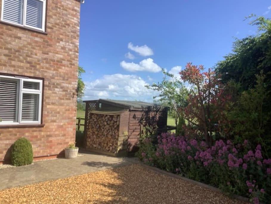 Cotswold Edge Guest Suite With Broadway Hill View Badsey Exterior photo